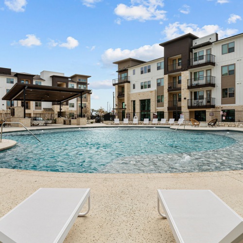 Sparkling swimming pool	